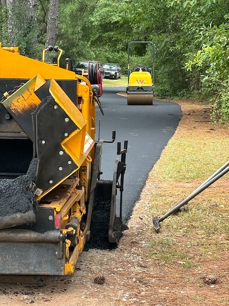 Asphalt vs. Concrete Driveway in Georgia: Which Makes More Sense?